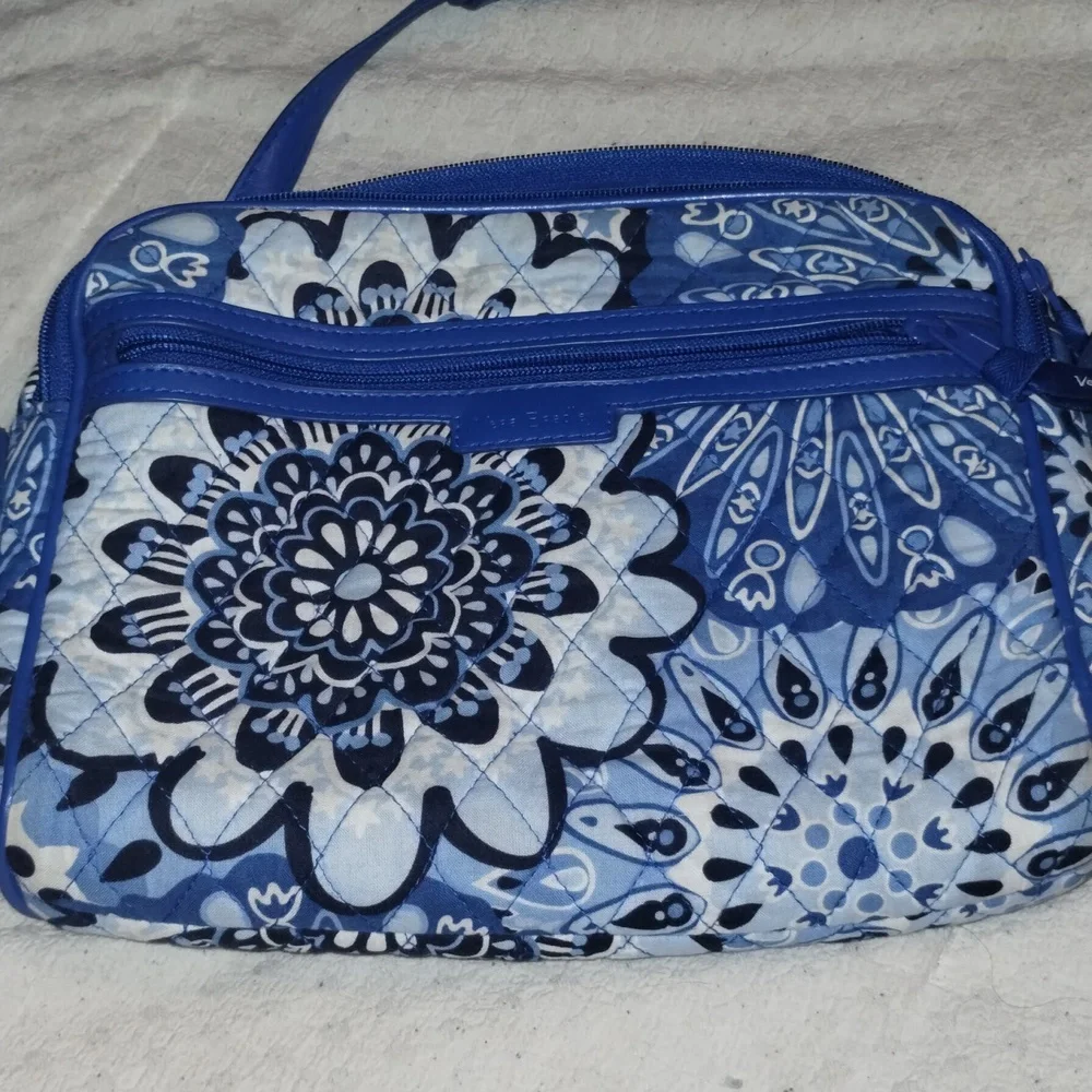Vera Bradley blue floral cross body bag - Picture 4 of 10